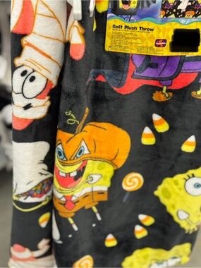 SpongeBob SquarePants & Patrick Halloween Plush Throw Blanket, black